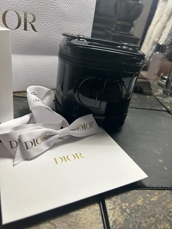 Dior Trousee Pouch- Black Patent with Gift Bag and Bow - Picture 1 of 5